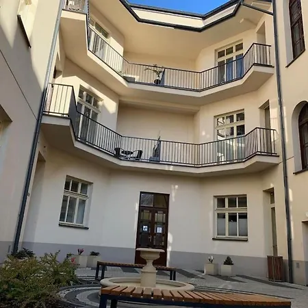 Lovely Old Town Apartamento *